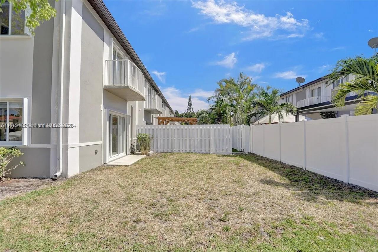 POD 14 AT MONARCH LAKES - Residential