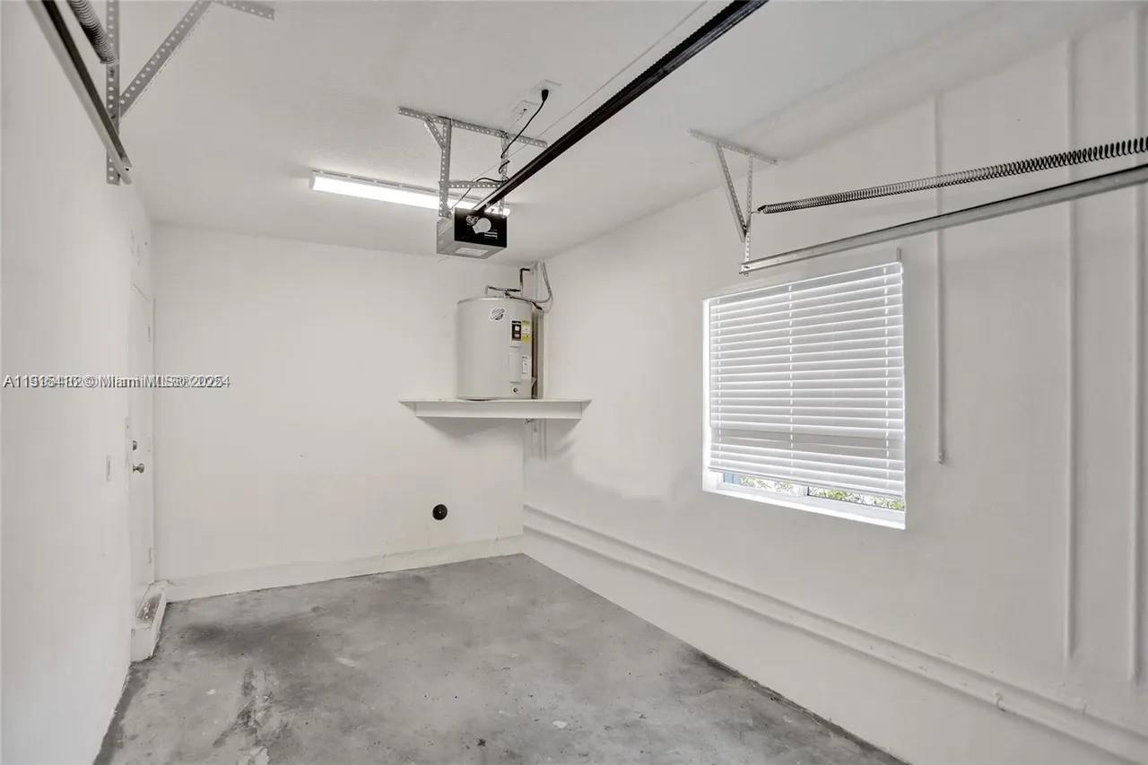 POD 14 AT MONARCH LAKES - Residential