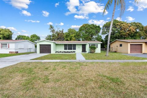 A home in Lauderdale Lakes