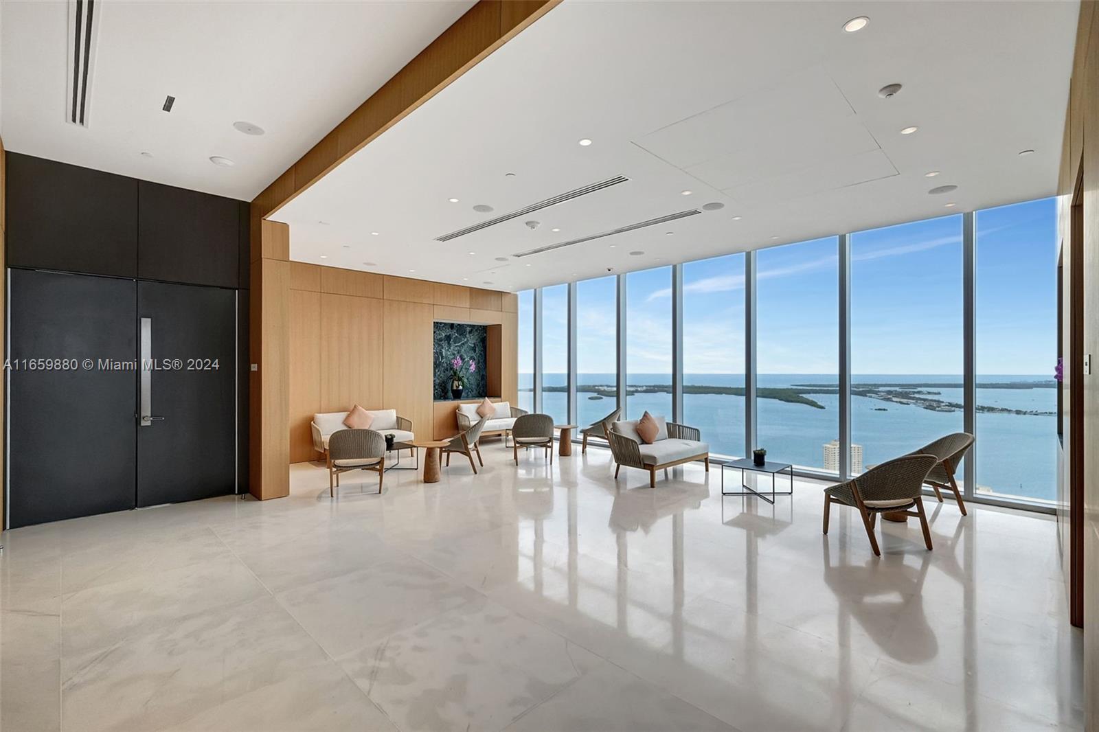 ASTON MARTIN - Residential