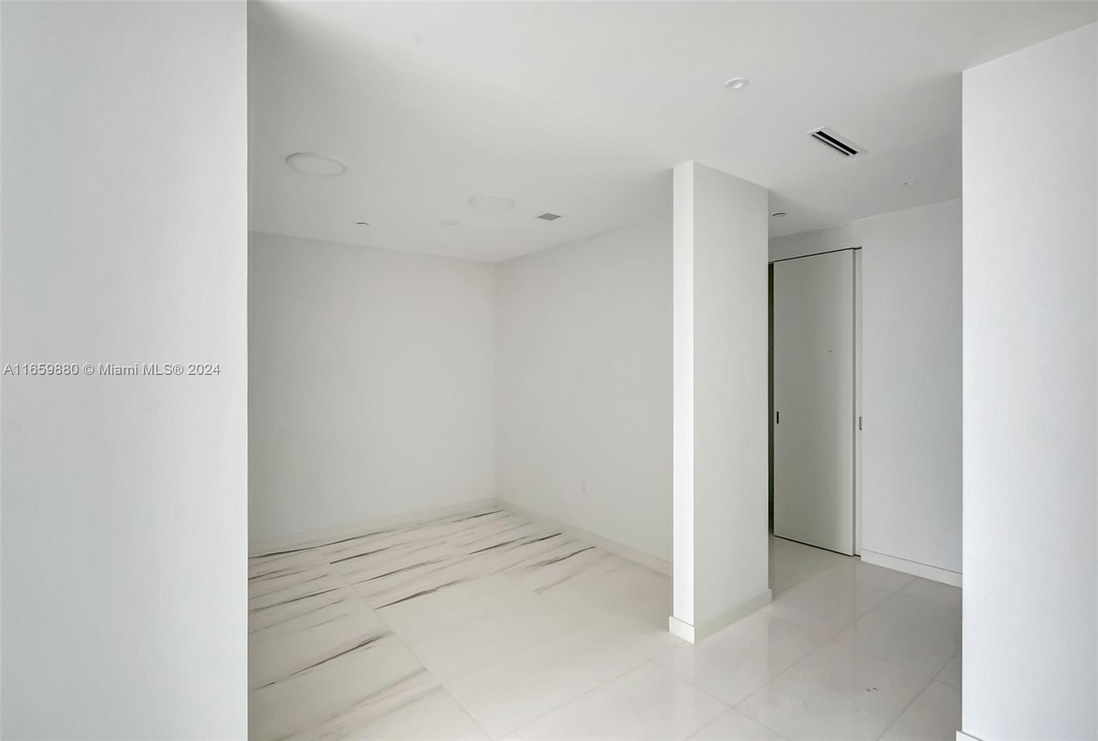 ASTON MARTIN - Residential