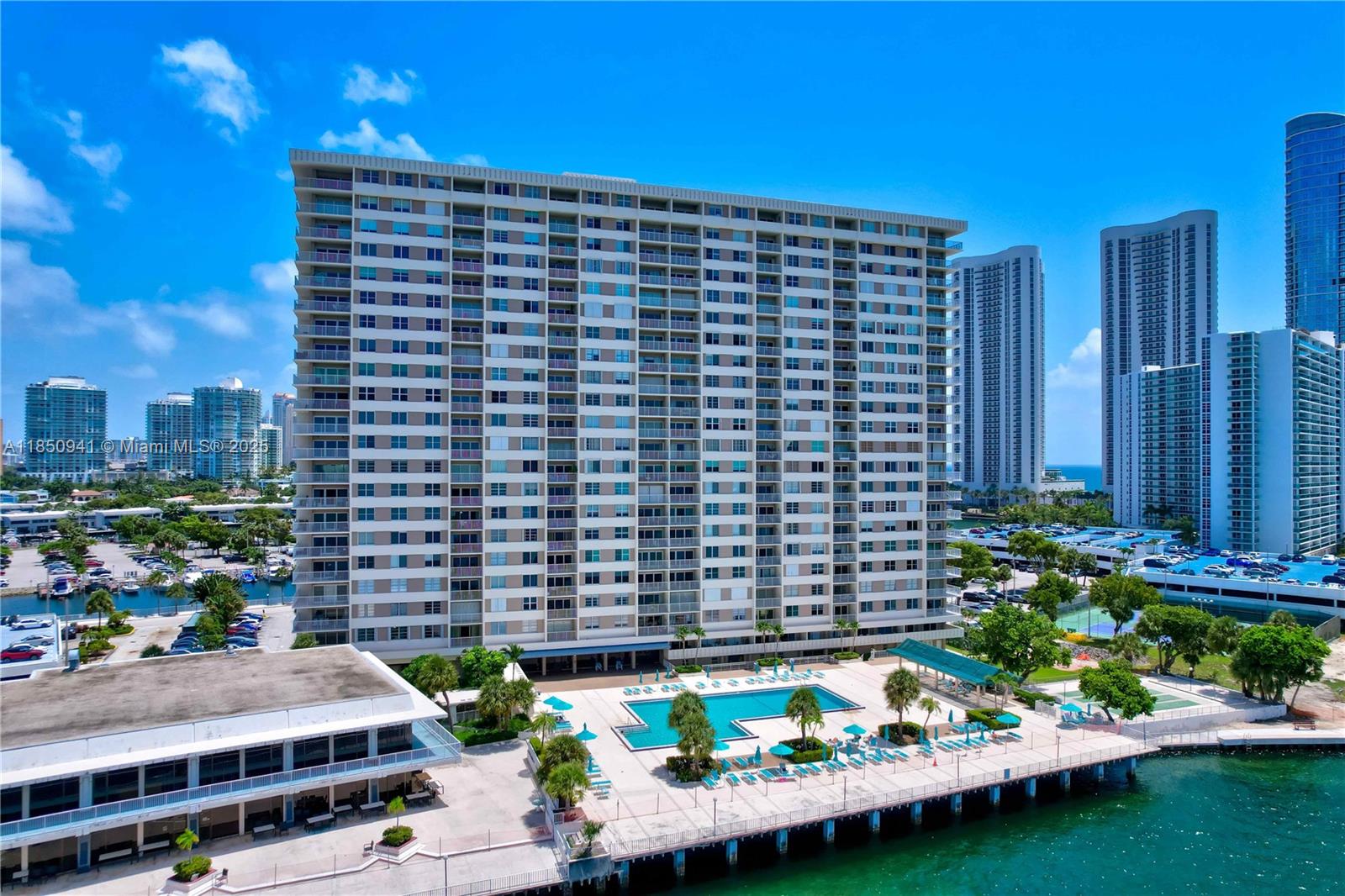 ARLEN HOUSE CONDO - Residential