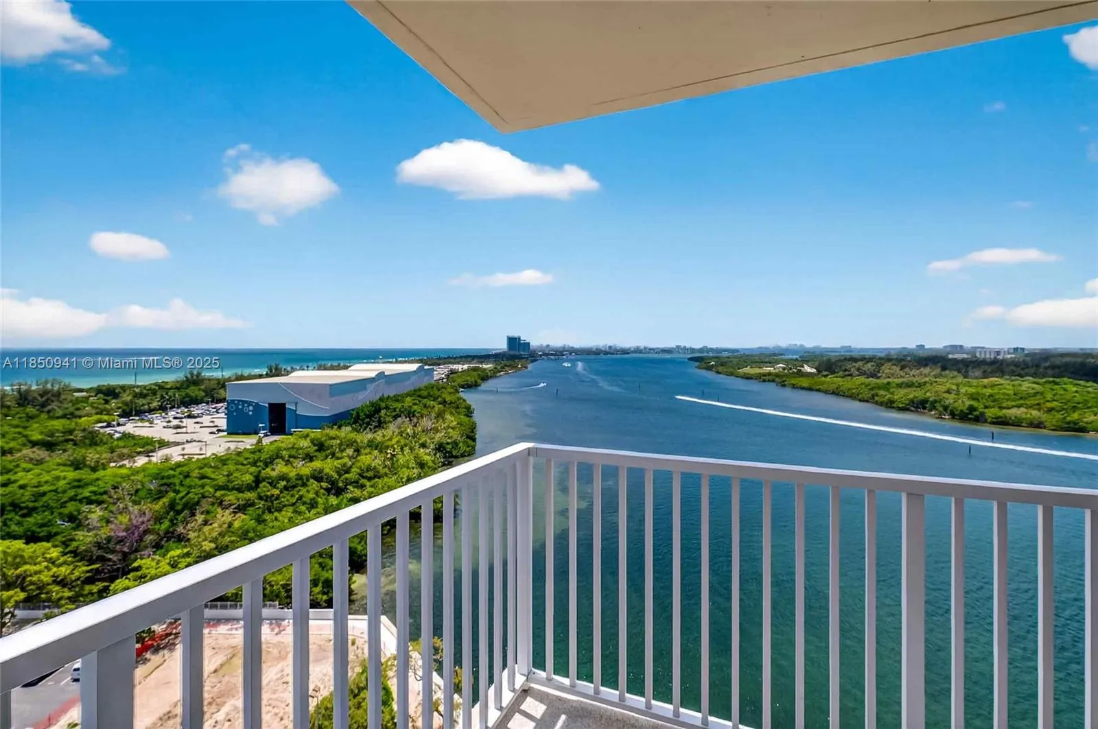 Sunny Isles Beach, Florida 33160, United States, 3 Bedrooms Bedrooms, ,3 BathroomsBathrooms,Residential,Active,183094