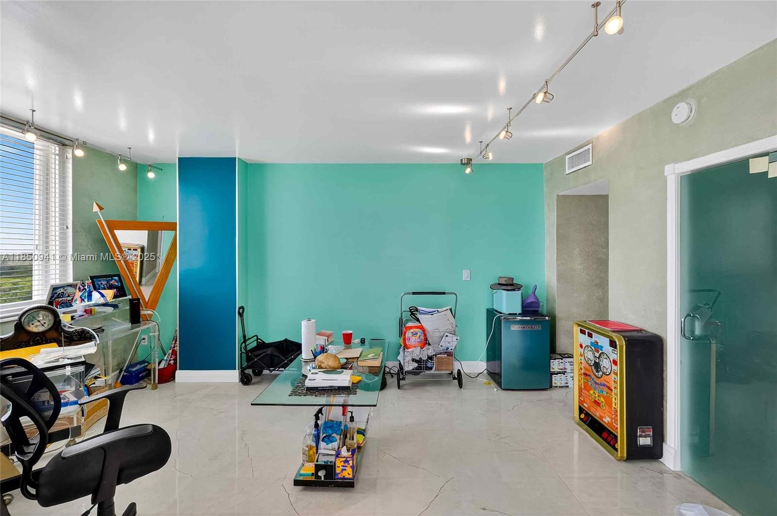 ARLEN HOUSE CONDO - Residential