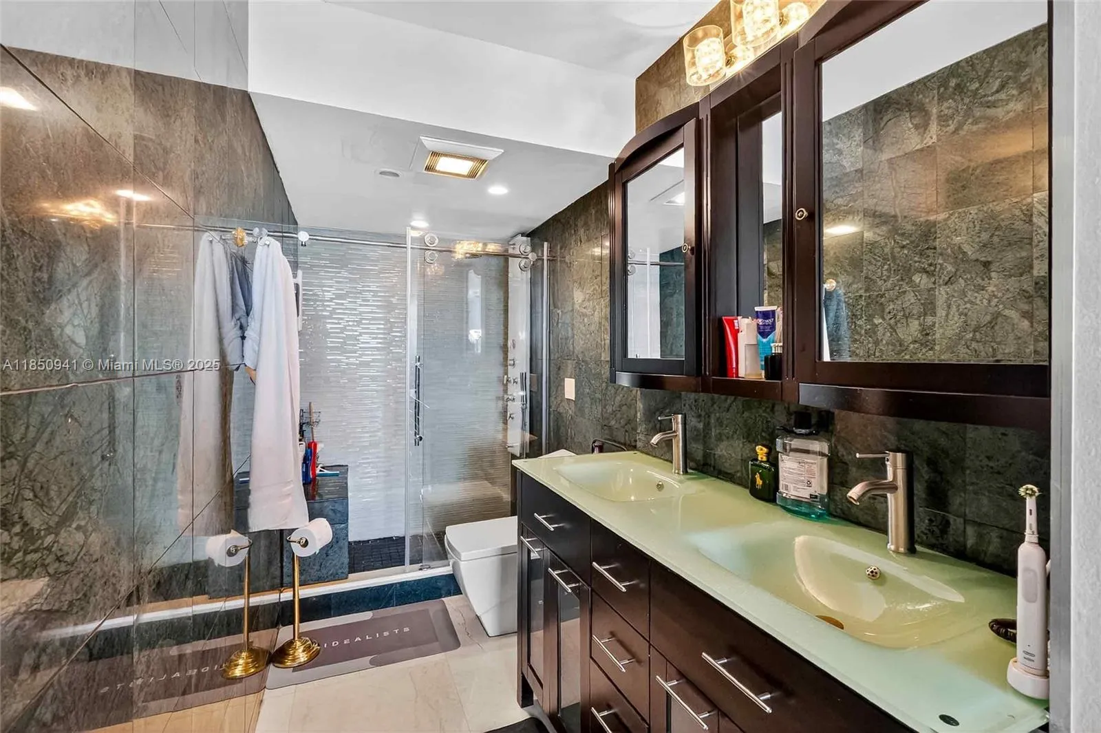 Sunny Isles Beach, Florida 33160, United States, 3 Bedrooms Bedrooms, ,3 BathroomsBathrooms,Residential,Active,183094