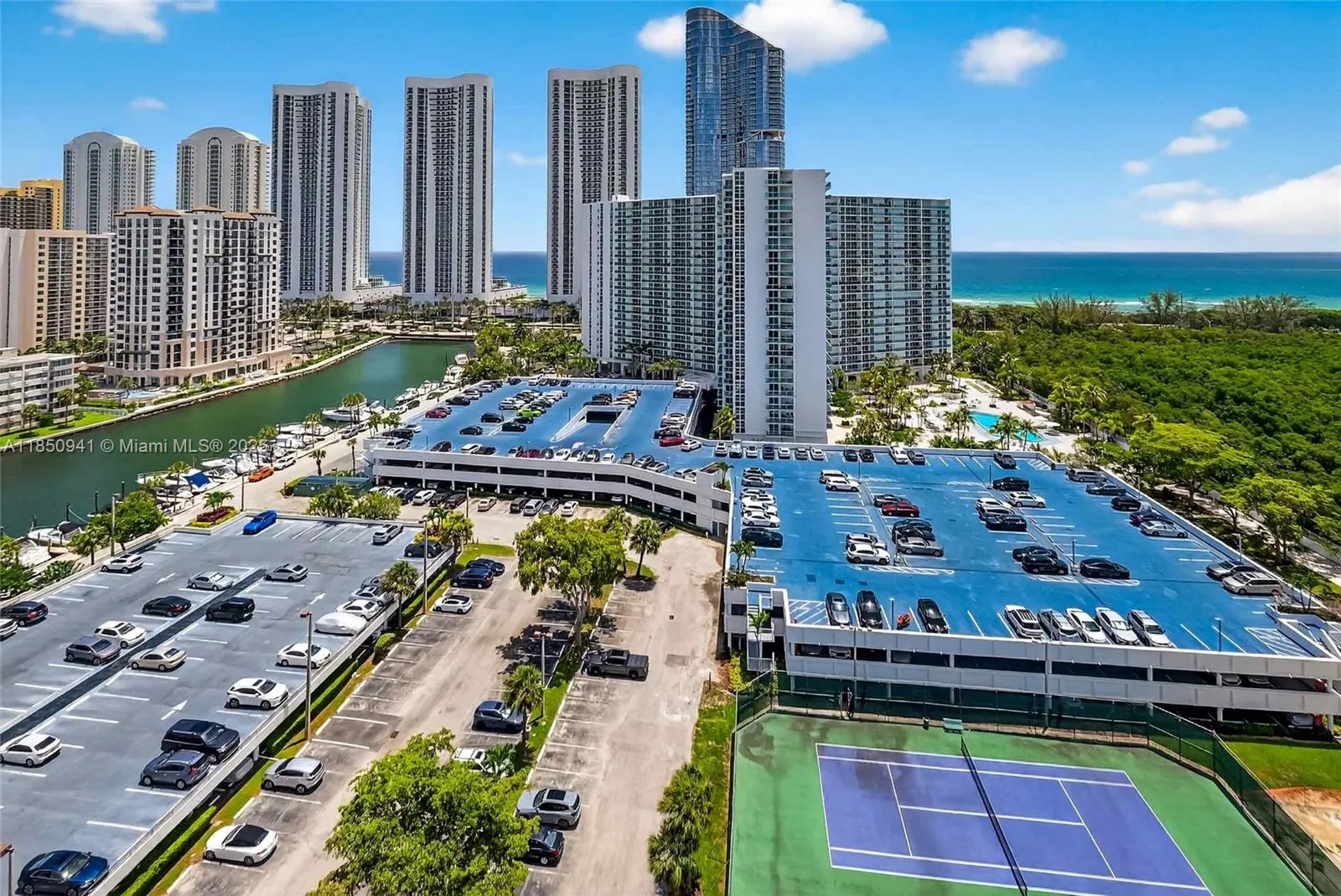Sunny Isles Beach, Florida 33160, United States, 3 Bedrooms Bedrooms, ,3 BathroomsBathrooms,Residential,Active,183094