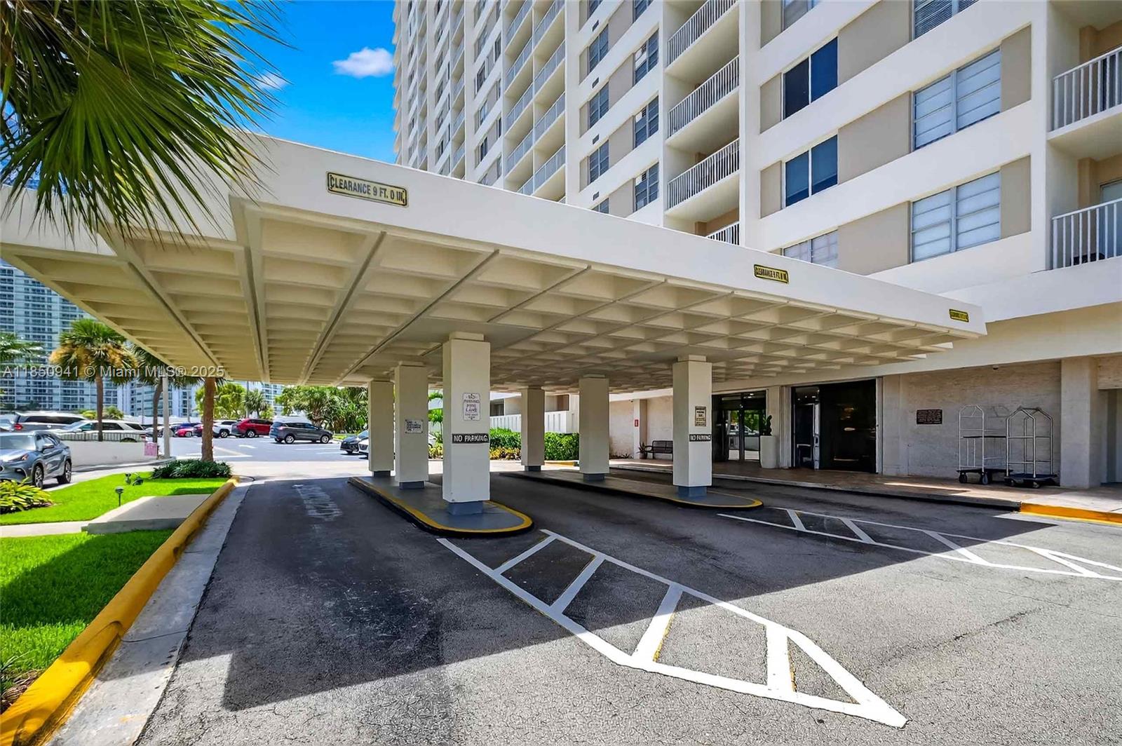 ARLEN HOUSE CONDO - Residential