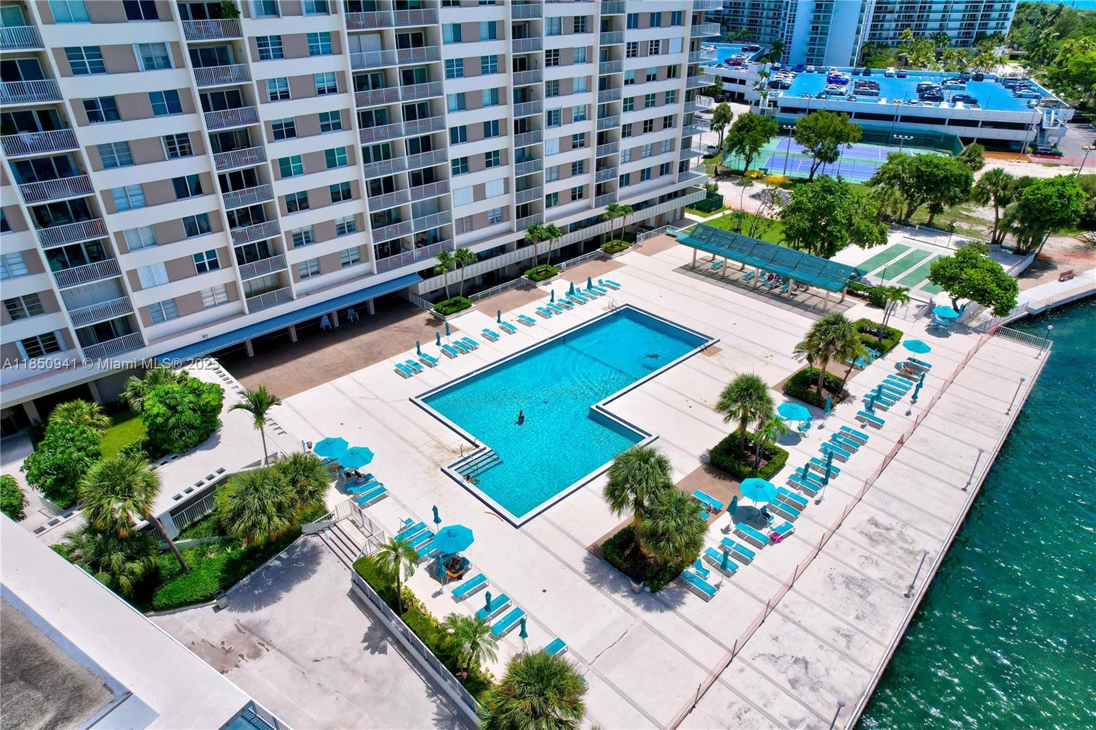 ARLEN HOUSE CONDO - Residential