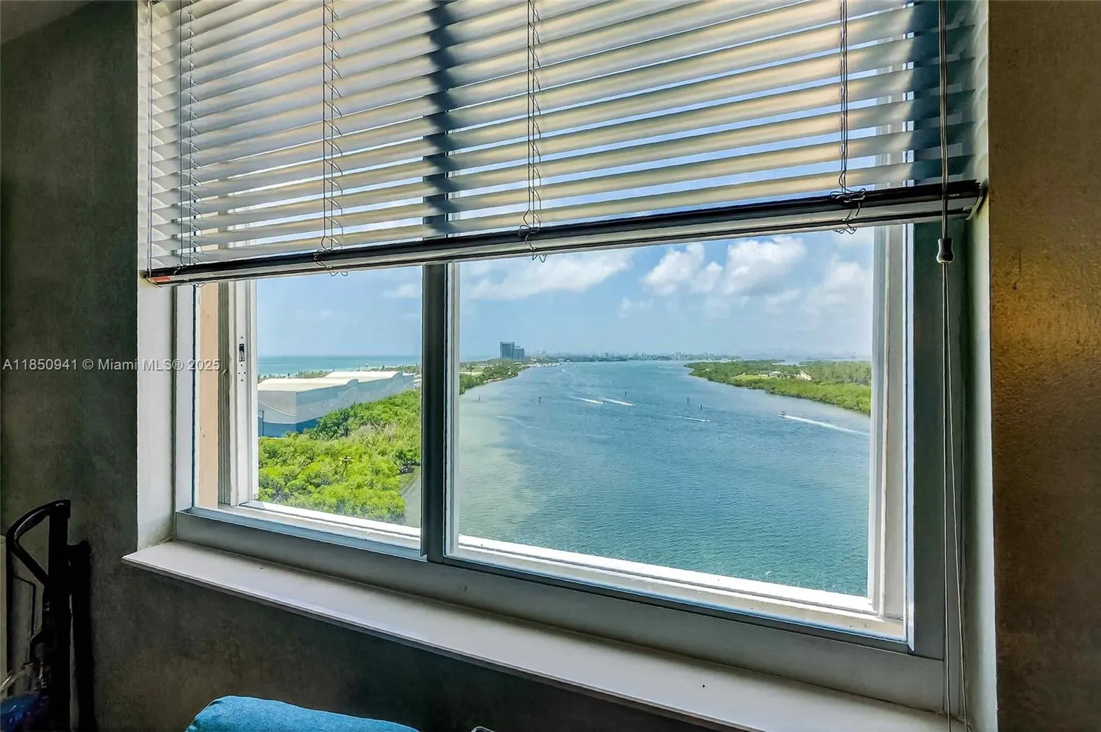 Sunny Isles Beach, Florida 33160, United States, 3 Bedrooms Bedrooms, ,3 BathroomsBathrooms,Residential,Active,183094