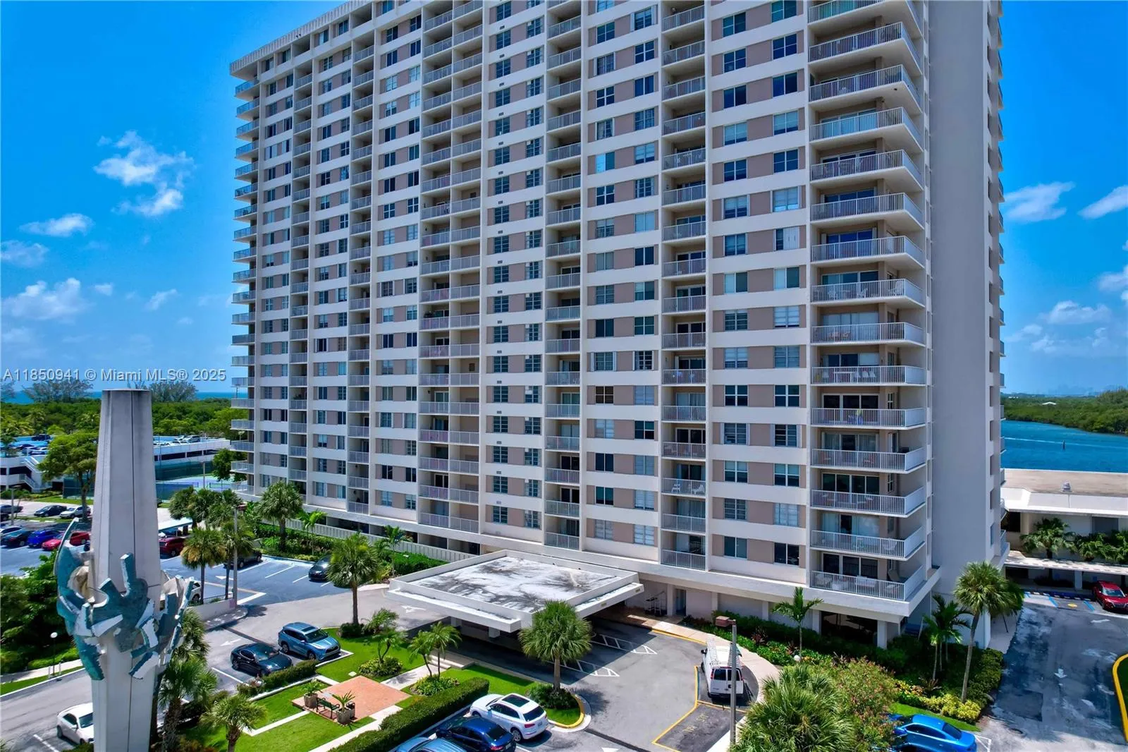 Sunny Isles Beach, Florida 33160, United States, 3 Bedrooms Bedrooms, ,3 BathroomsBathrooms,Residential,Active,183094