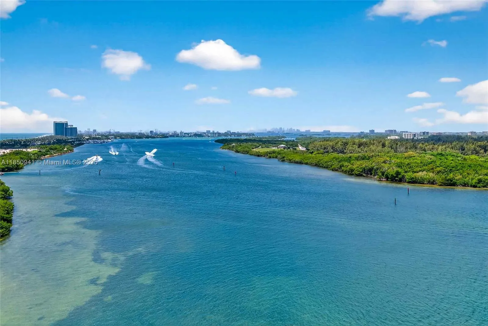 Sunny Isles Beach, Florida 33160, United States, 3 Bedrooms Bedrooms, ,3 BathroomsBathrooms,Residential,Active,183094