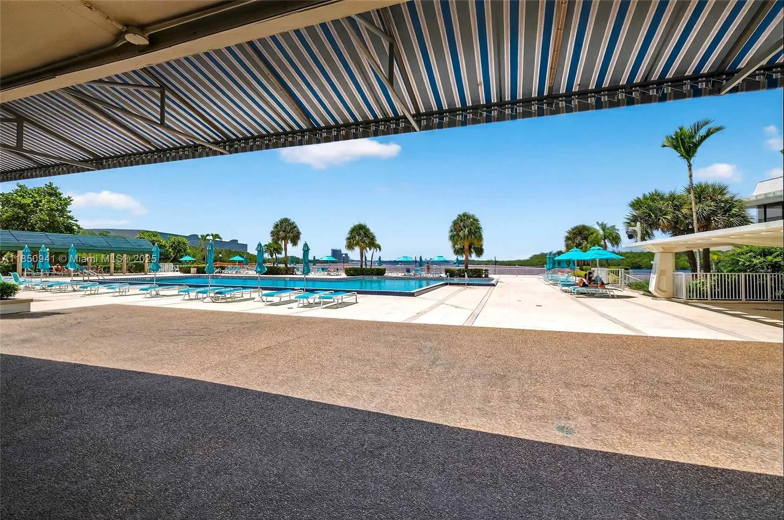 Sunny Isles Beach, Florida 33160, United States, 3 Bedrooms Bedrooms, ,3 BathroomsBathrooms,Residential,Active,183094