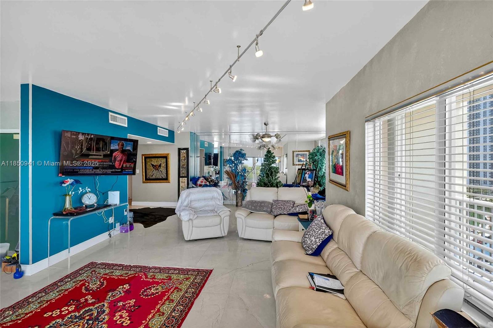 ARLEN HOUSE CONDO - Residential