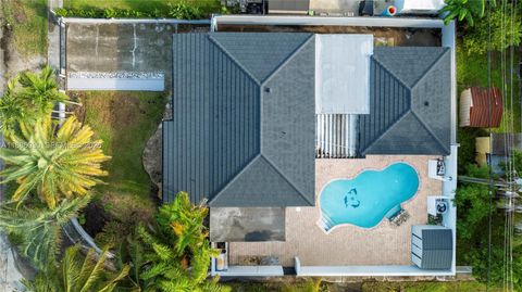 705 E 9th Ln Hialeah FL 33010