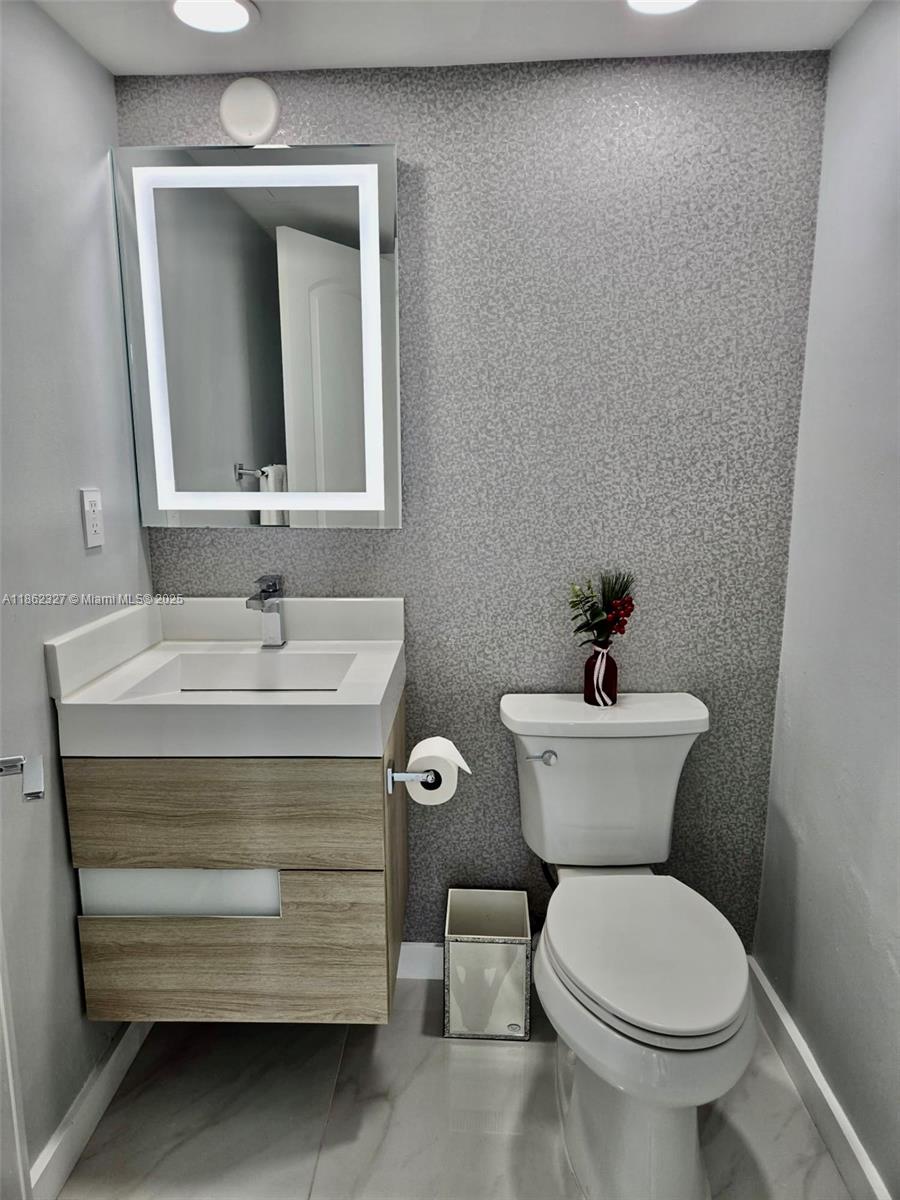 3000 S Ocean Dr 108