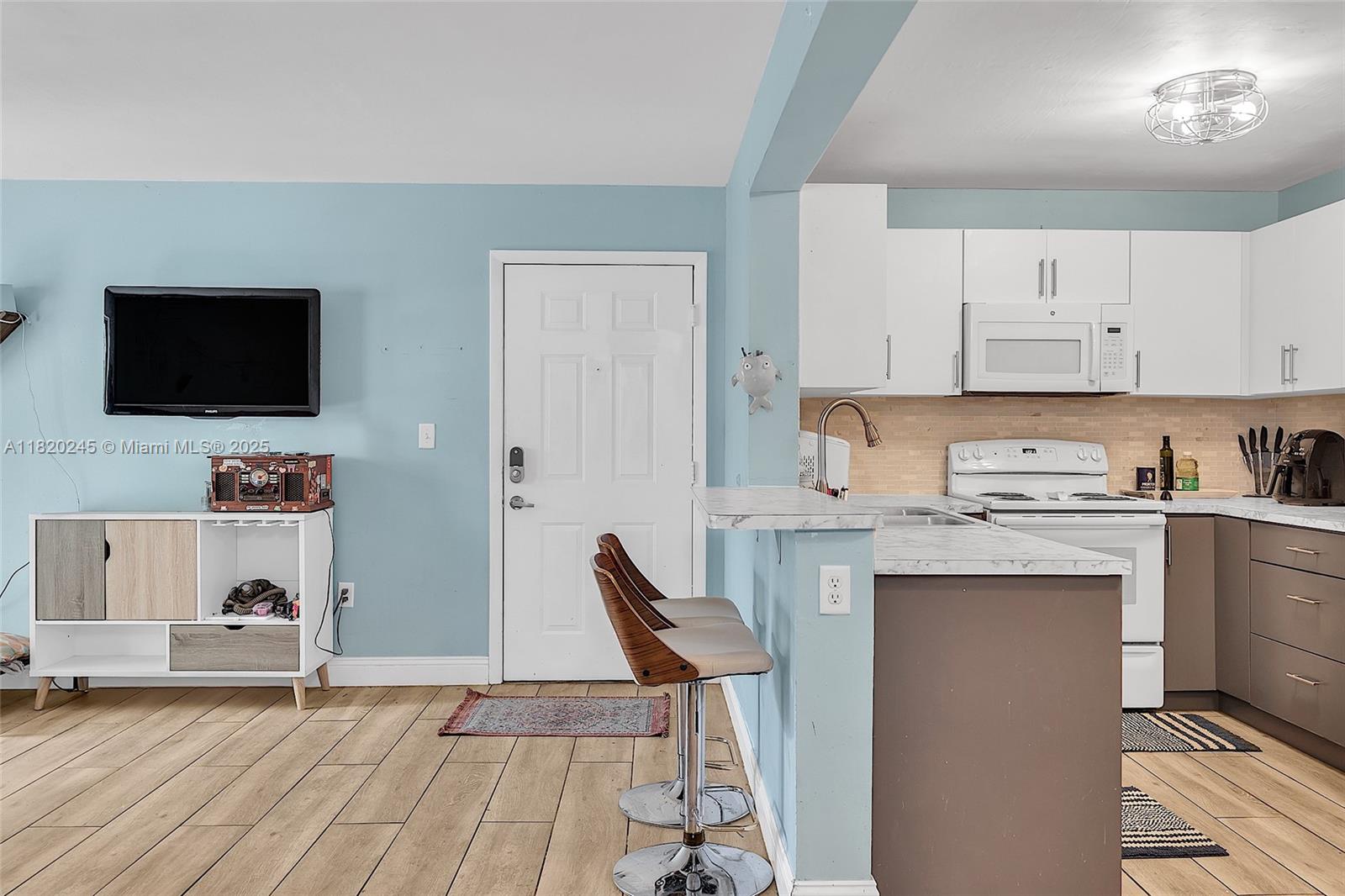 PALMS OF PEMBROKE CONDO - Residential