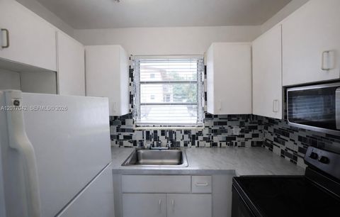 4381 W Flagler St 3 Miami FL 33134