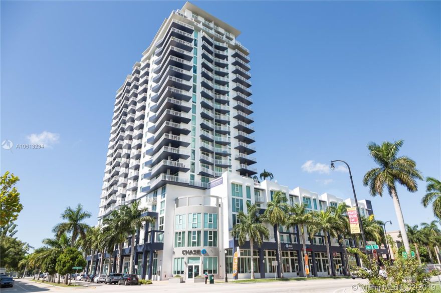 Class A Retail strip in Edgewater on Biscayne Blvd. that has 11 spaces with over 20,000 SF leasable. The property is anchored by a Chase Bank, next to Publix supermarket and 3 blocks from Adrienne Arsht Center.   There are over 10,000 residential units within a 1 mile radius in one of Miami’s fastest growing condo communities.  Potential value add opportunities available upon request.