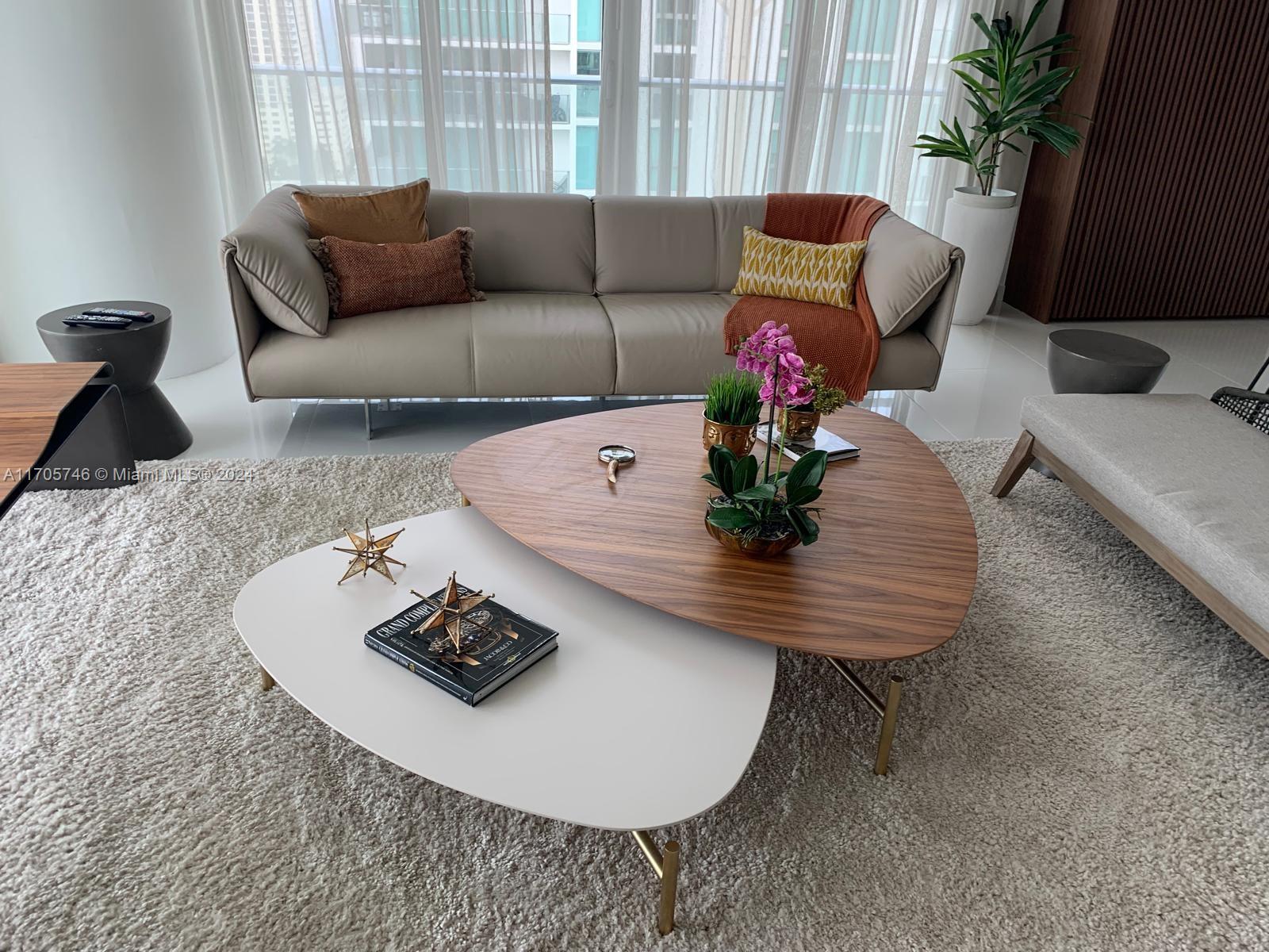 PARQUE TOWERS CONDO - Residential