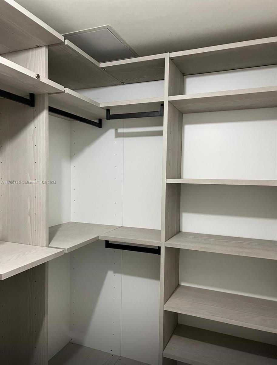 PARQUE TOWERS CONDO - Residential