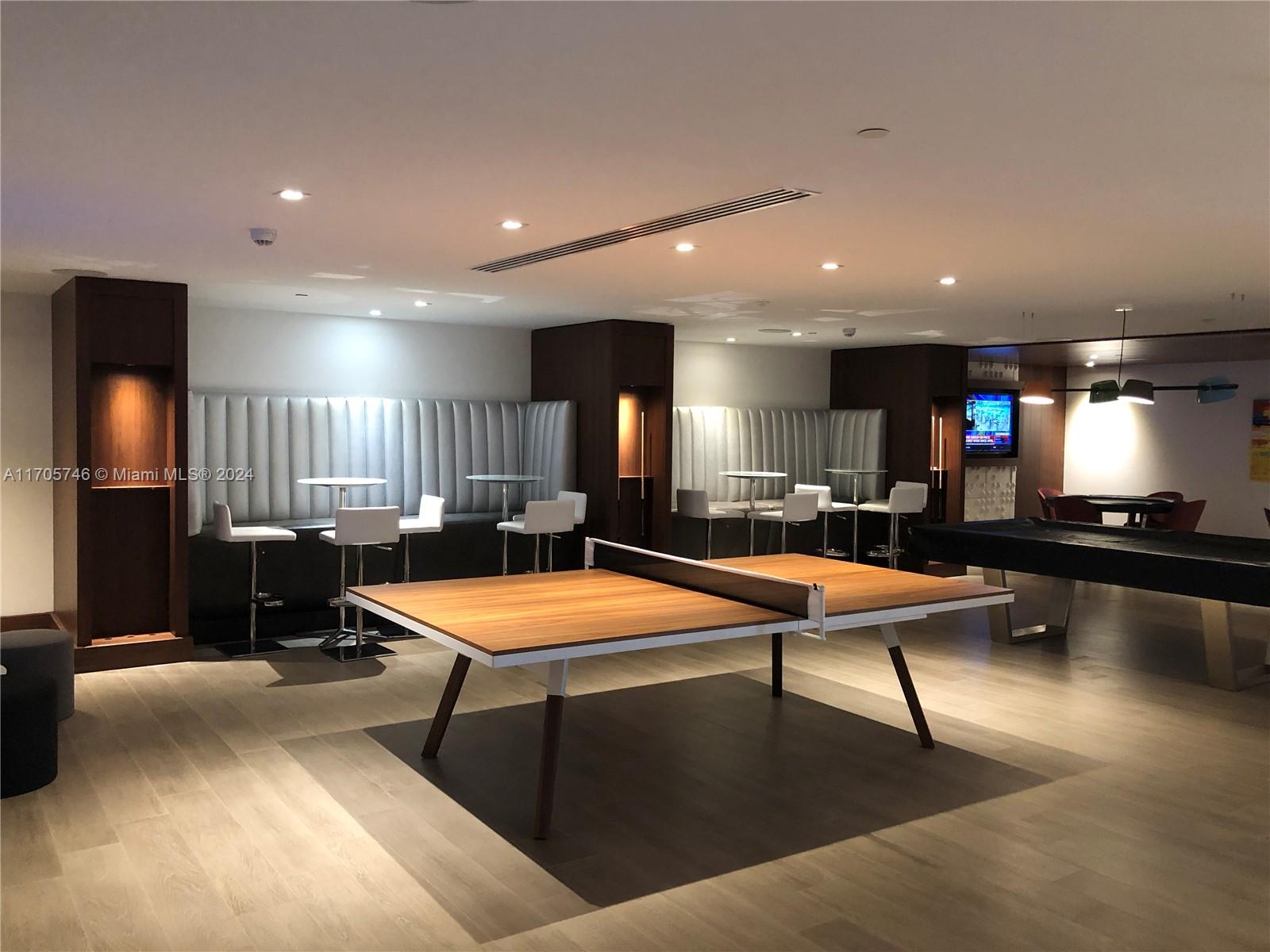 PARQUE TOWERS CONDO - Residential