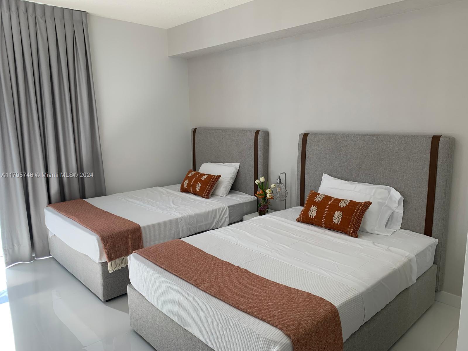 PARQUE TOWERS CONDO - Residential