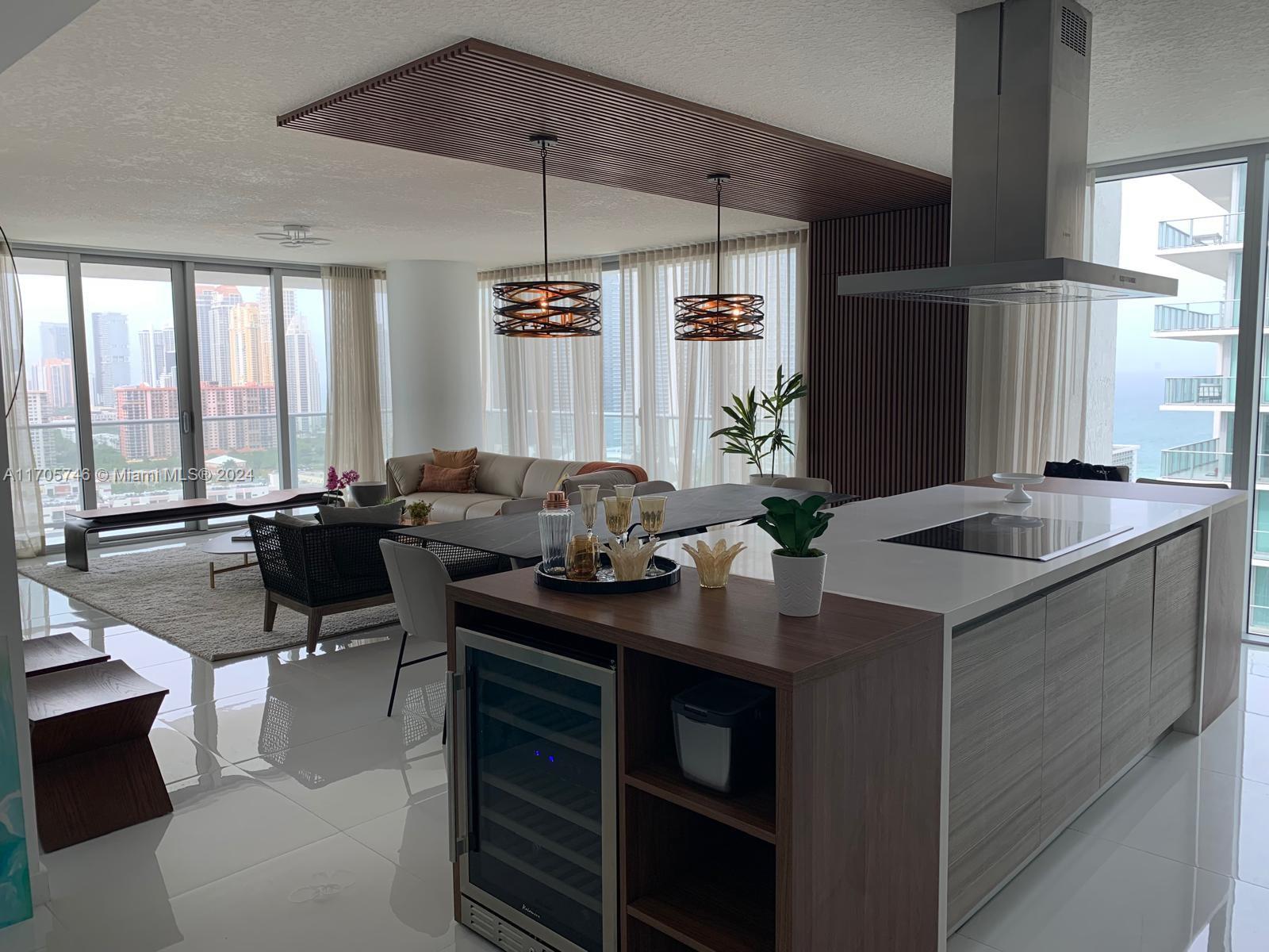 PARQUE TOWERS CONDO - Residential