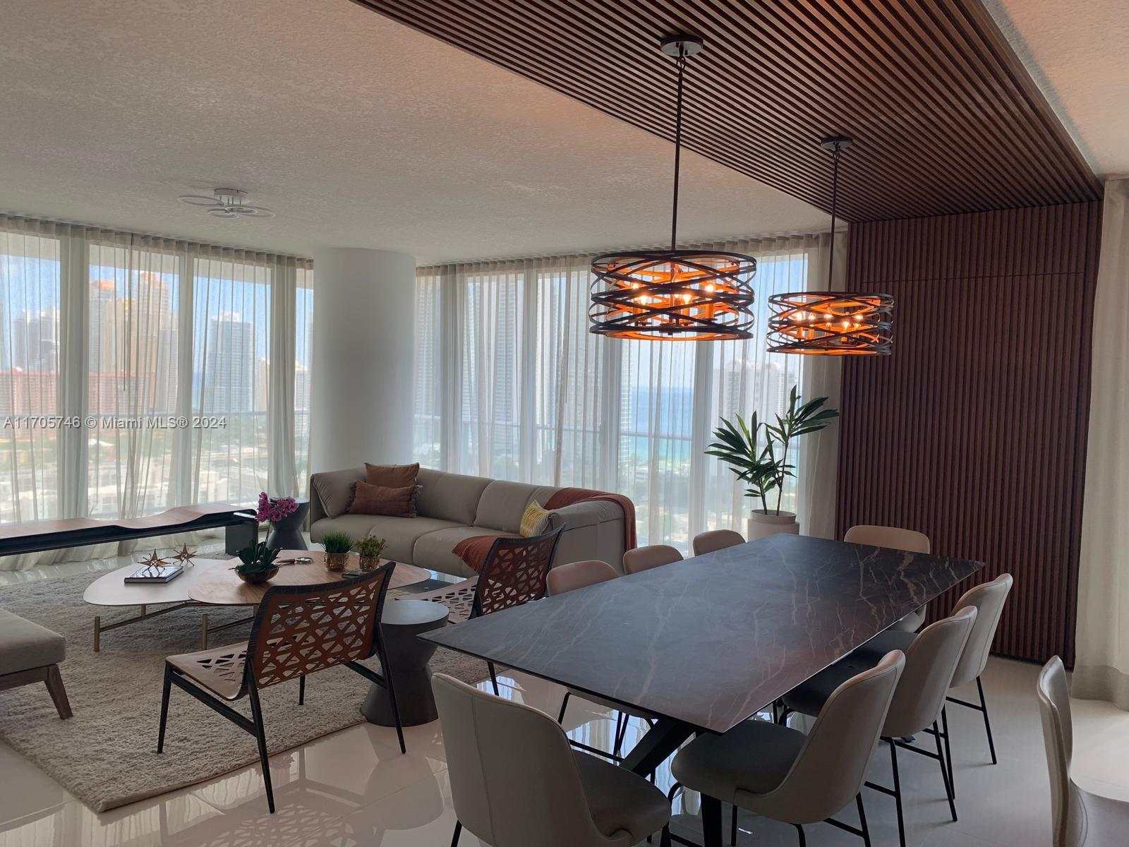 PARQUE TOWERS CONDO - Residential