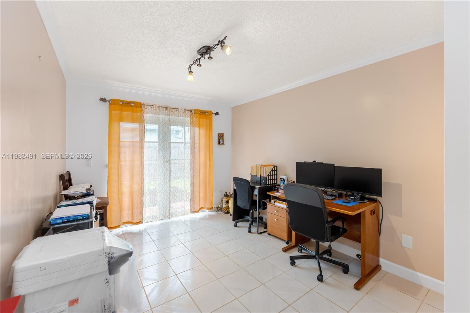 EDGEWATER PARK - Residential