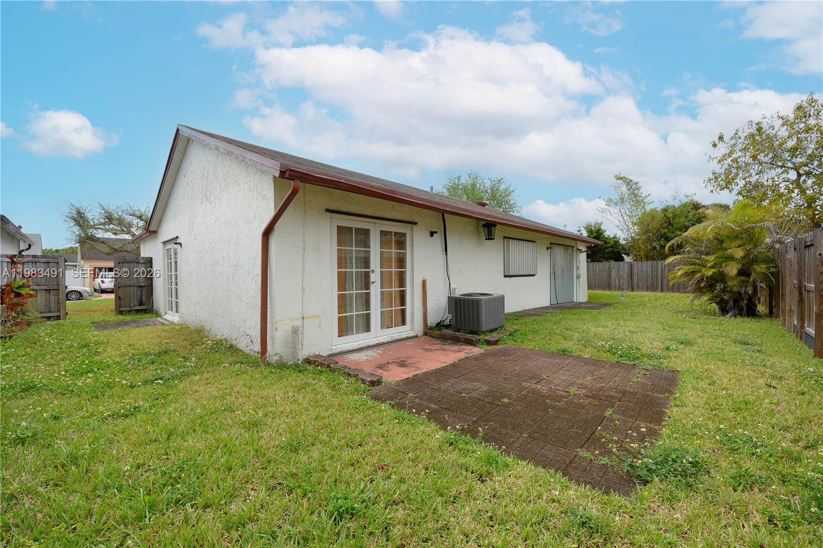EDGEWATER PARK - Residential