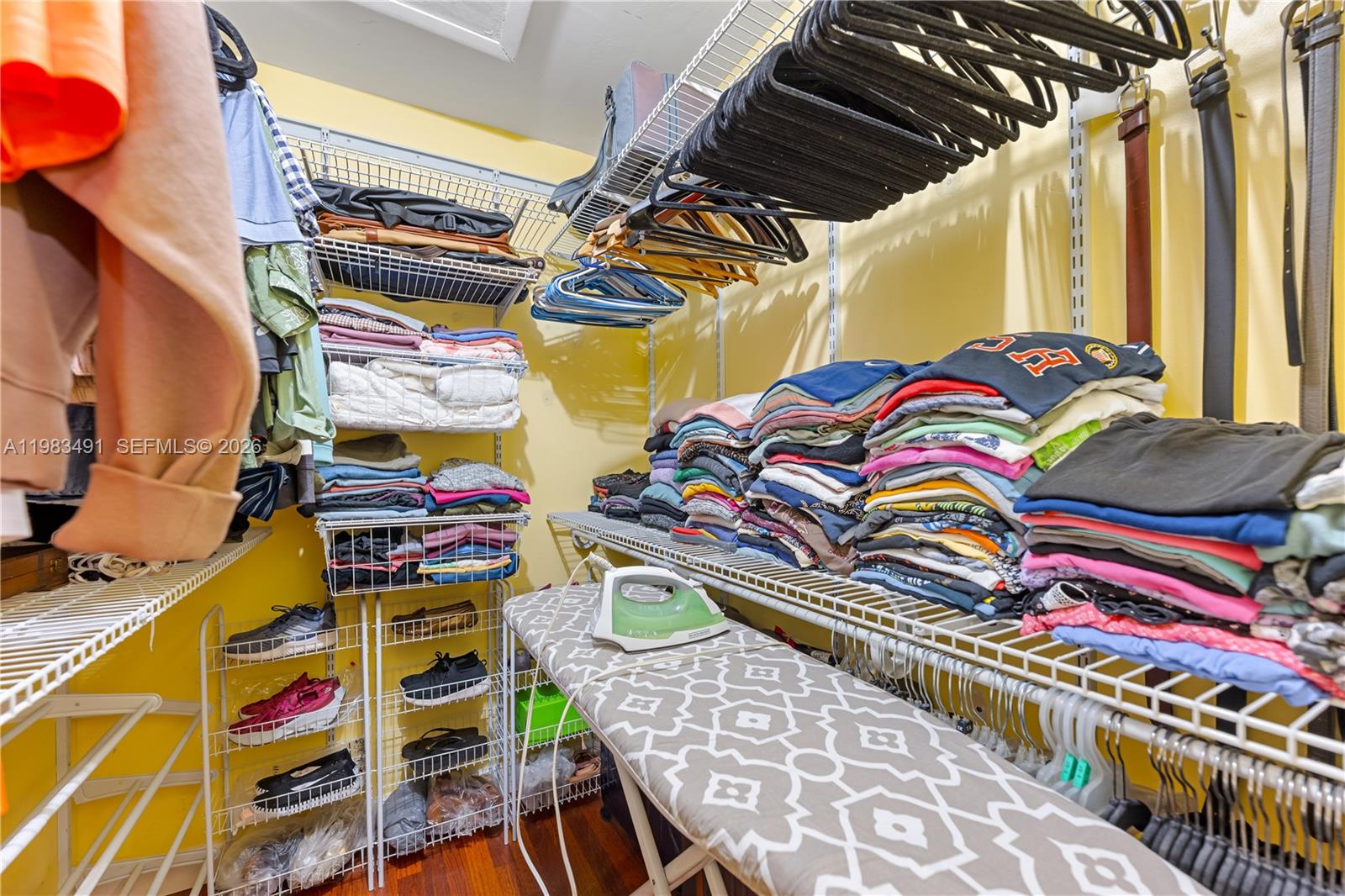 EDGEWATER PARK - Residential