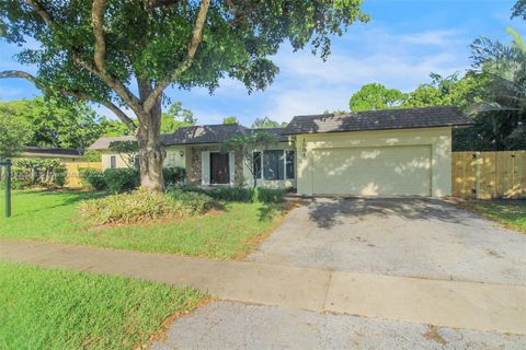 1531 SW 67th Ter Plantation FL 33317