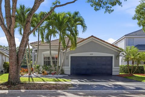 4351 Foxtail Ln Weston FL 33331