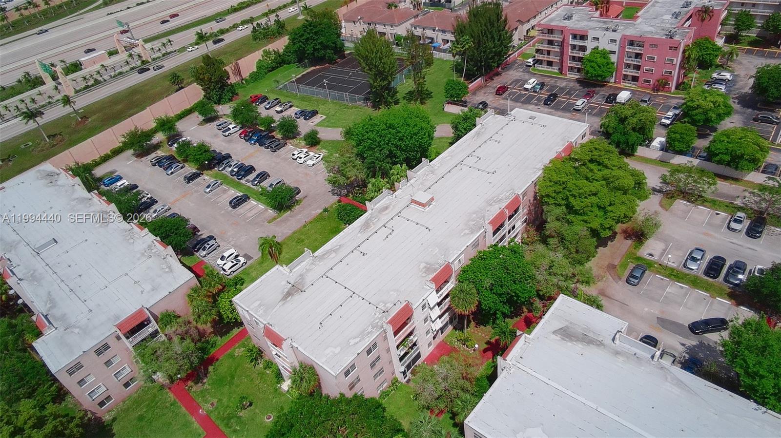 SUMMIT CHASE CONDO - Residential Lease