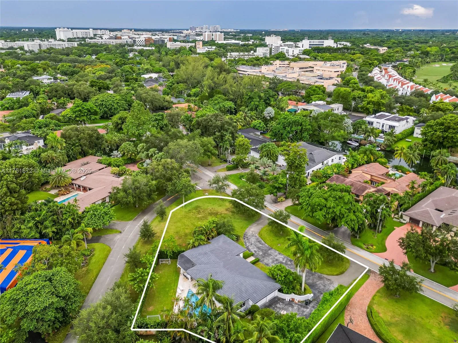 Coral Gables, Florida 33146, United States, 3 Bedrooms Bedrooms, ,3 BathroomsBathrooms,Residential,Active,76930