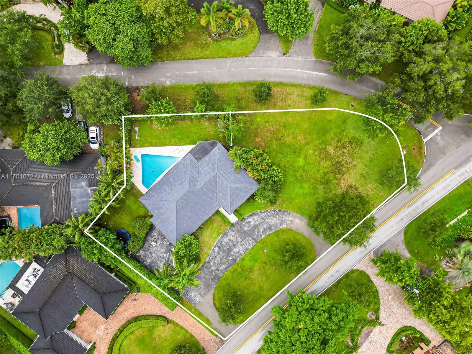 Coral Gables, Florida 33146, United States, 3 Bedrooms Bedrooms, ,3 BathroomsBathrooms,Residential,Active,76930