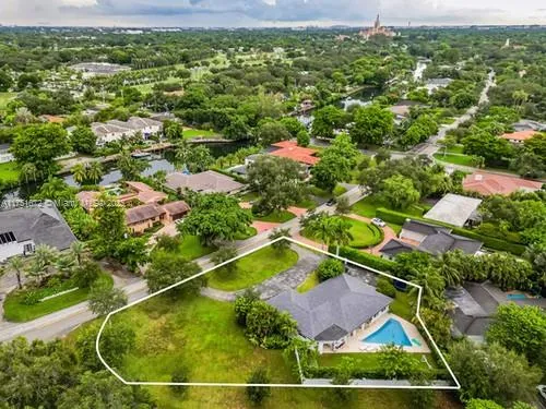 Coral Gables, Florida 33146, United States, 3 Bedrooms Bedrooms, ,3 BathroomsBathrooms,Residential,Active,76930