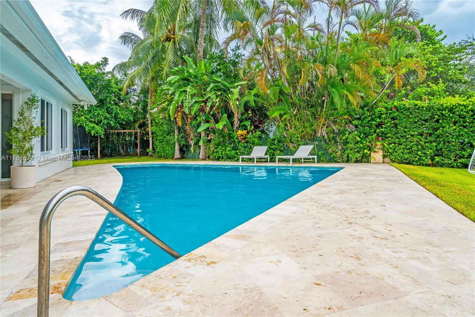 Coral Gables, Florida 33146, United States, 3 Bedrooms Bedrooms, ,3 BathroomsBathrooms,Residential,Active,76930