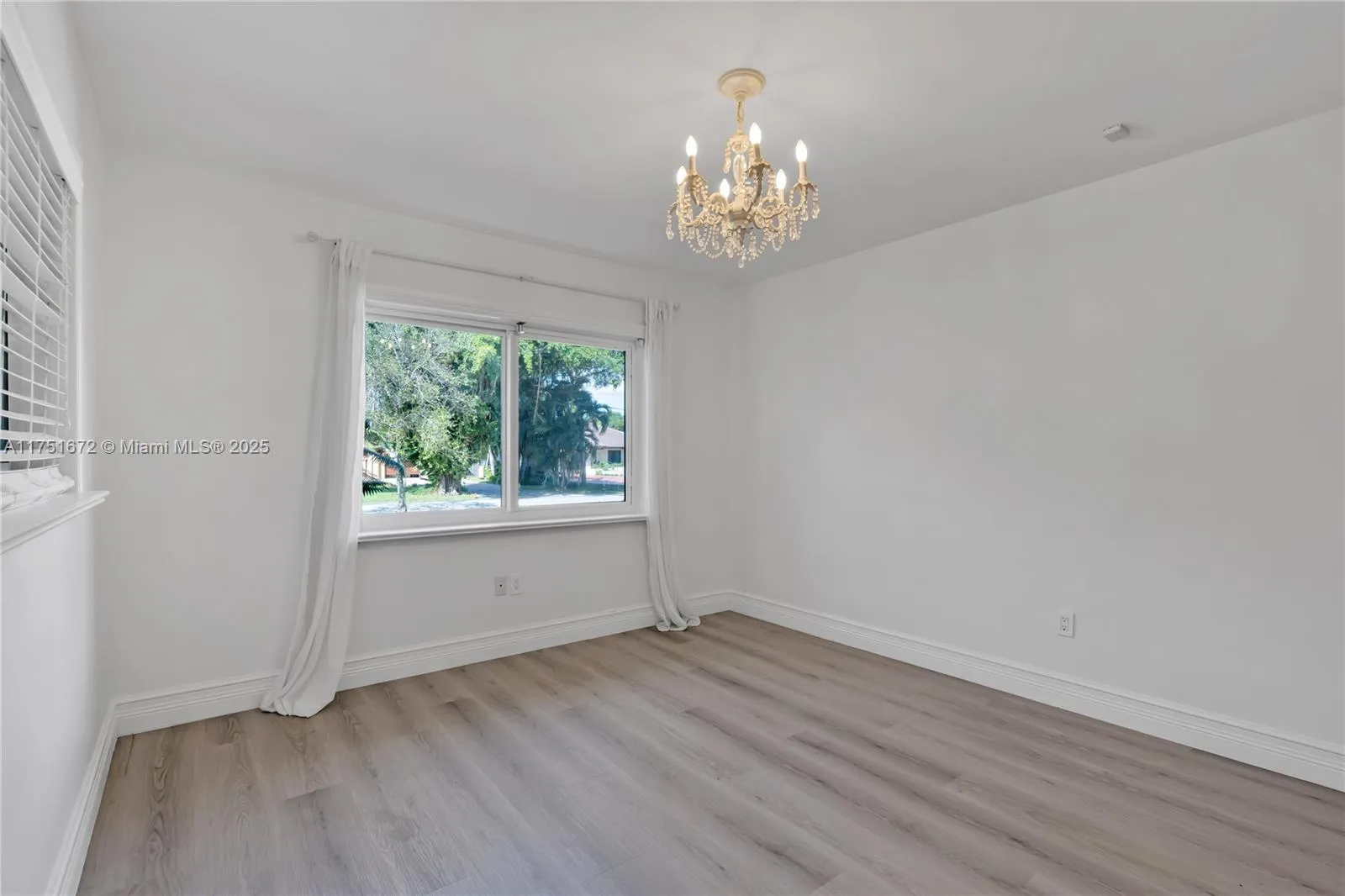 Coral Gables, Florida 33146, United States, 3 Bedrooms Bedrooms, ,3 BathroomsBathrooms,Residential,Active,76930