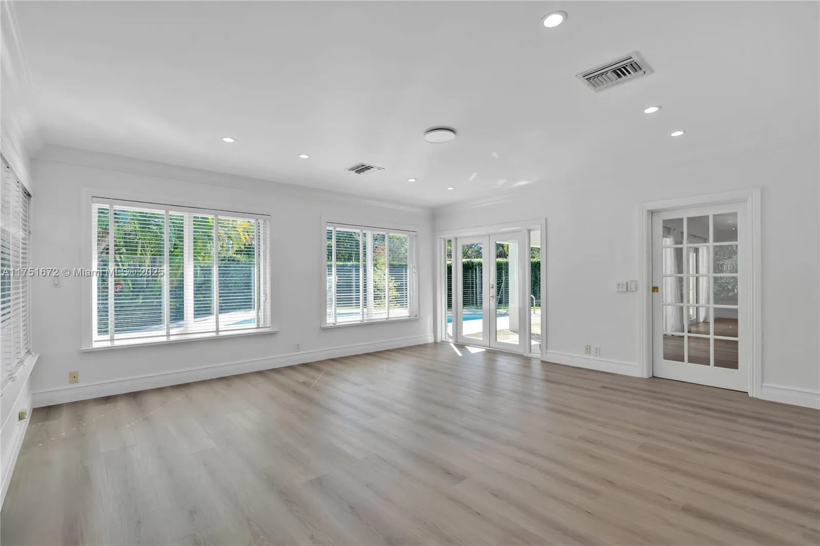 Coral Gables, Florida 33146, United States, 3 Bedrooms Bedrooms, ,3 BathroomsBathrooms,Residential,Active,76930