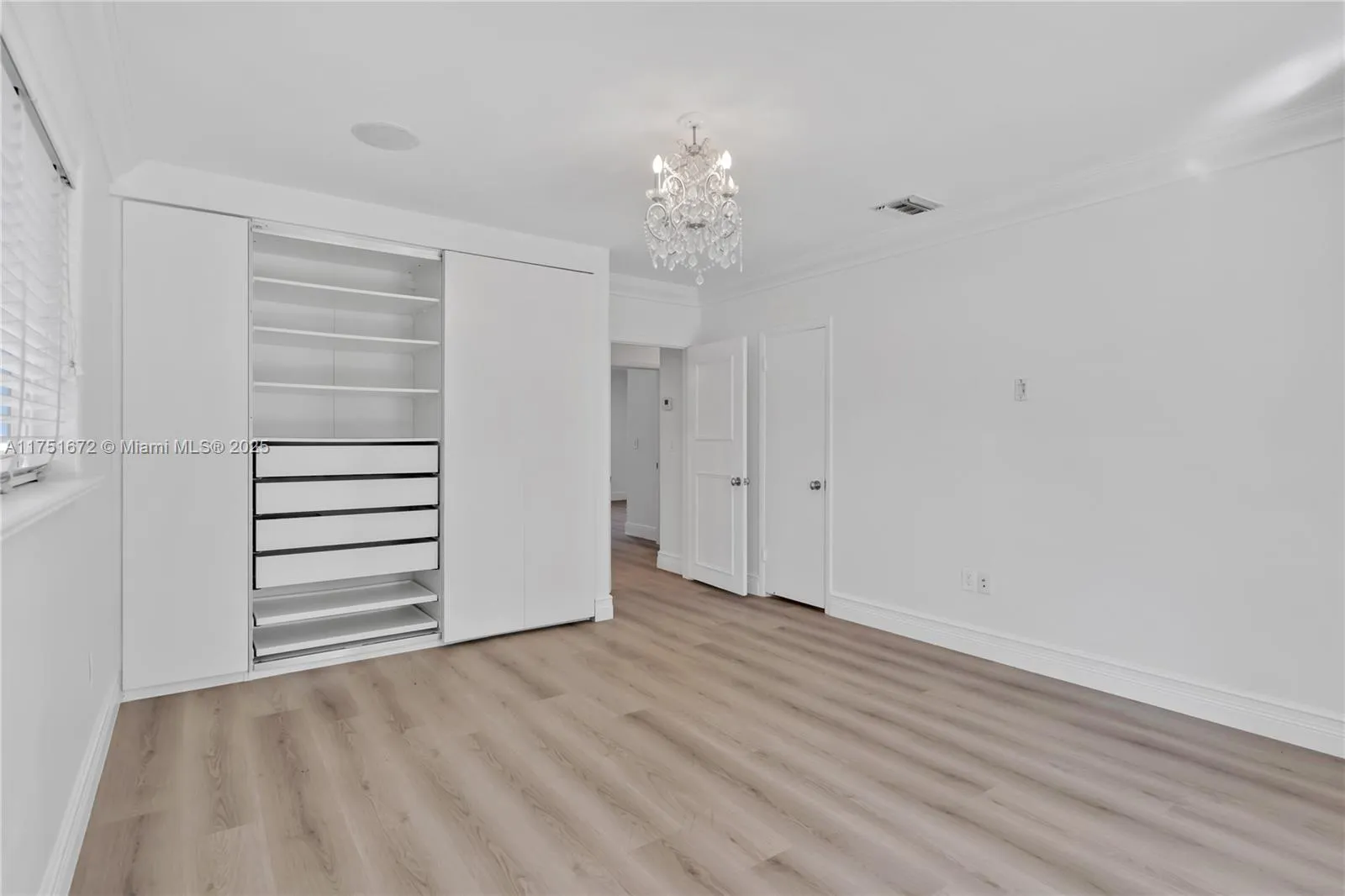 Coral Gables, Florida 33146, United States, 3 Bedrooms Bedrooms, ,3 BathroomsBathrooms,Residential,Active,76930