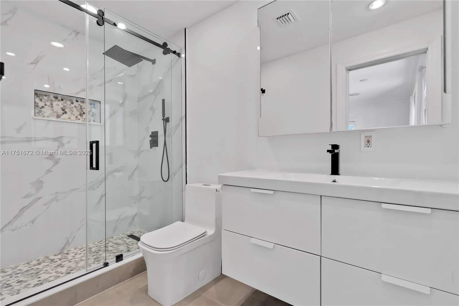 Coral Gables, Florida 33146, United States, 3 Bedrooms Bedrooms, ,3 BathroomsBathrooms,Residential,Active,76930