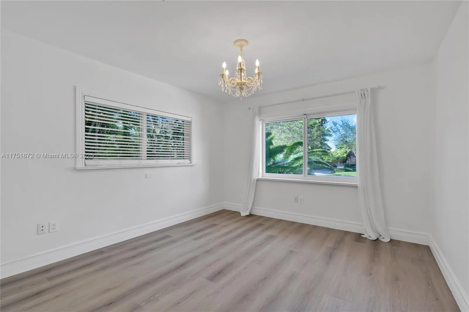 Coral Gables, Florida 33146, United States, 3 Bedrooms Bedrooms, ,3 BathroomsBathrooms,Residential,Active,76930