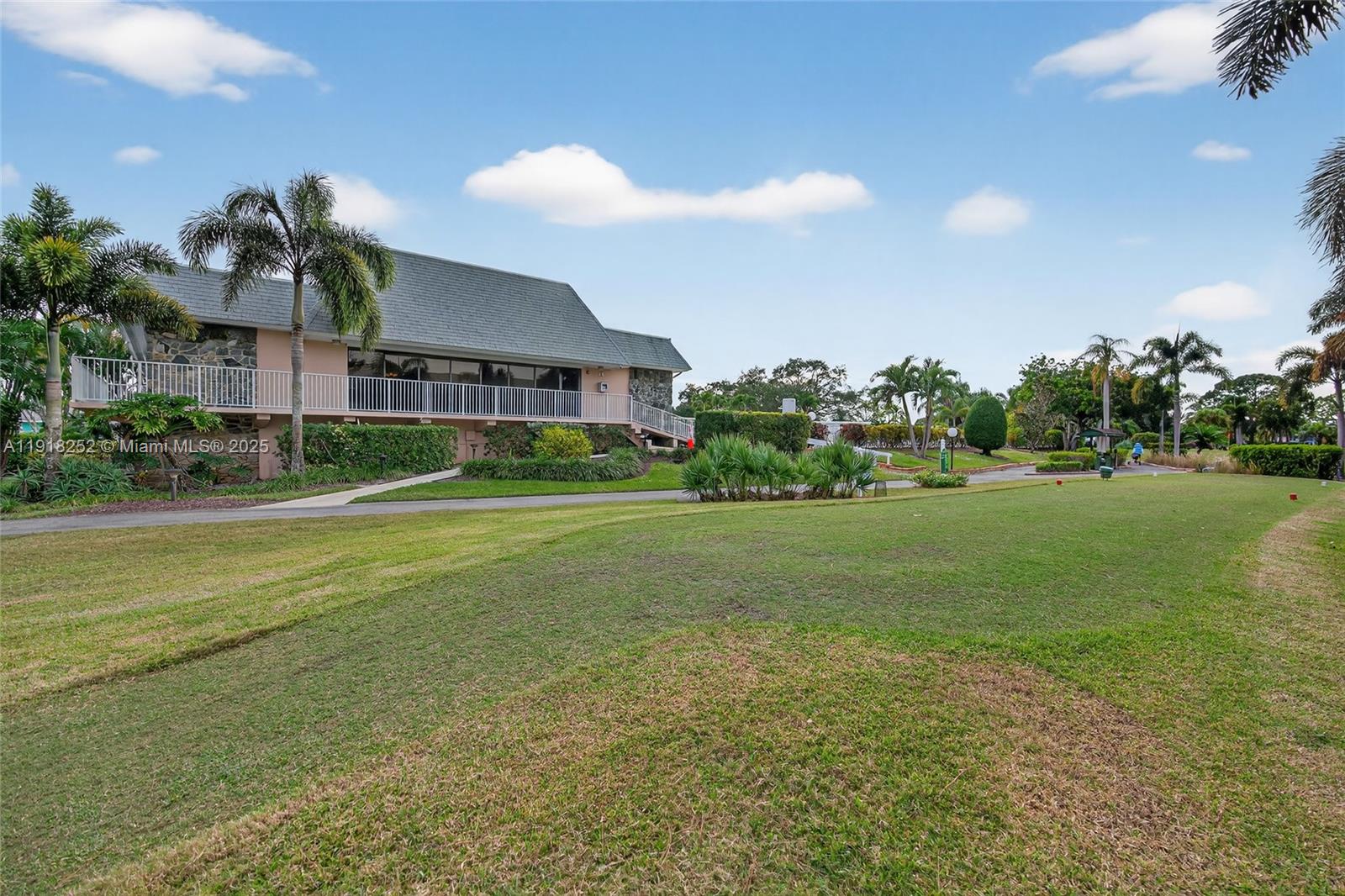 THE LITTLE CLUB CONDO - Residential