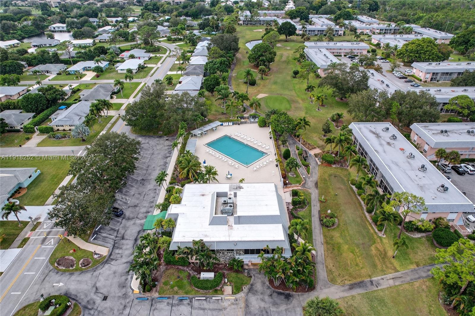 THE LITTLE CLUB CONDO - Residential