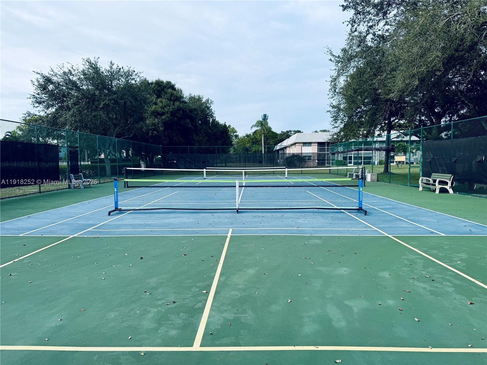 THE LITTLE CLUB CONDO - Residential