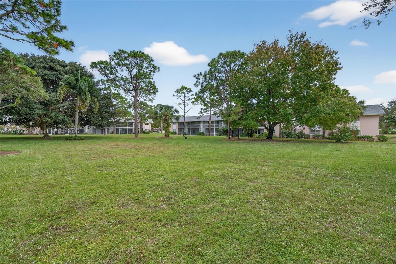 THE LITTLE CLUB CONDO - Residential