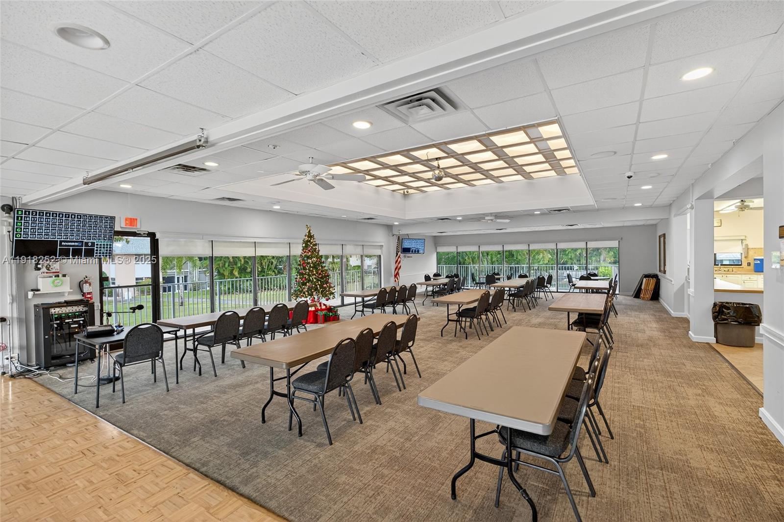 THE LITTLE CLUB CONDO - Residential