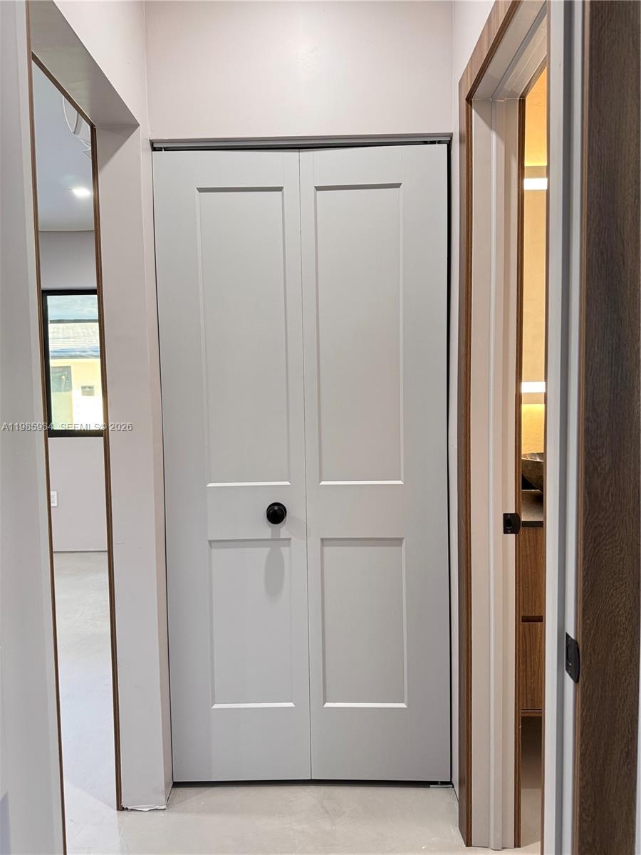 EL PORTAL - Residential Lease