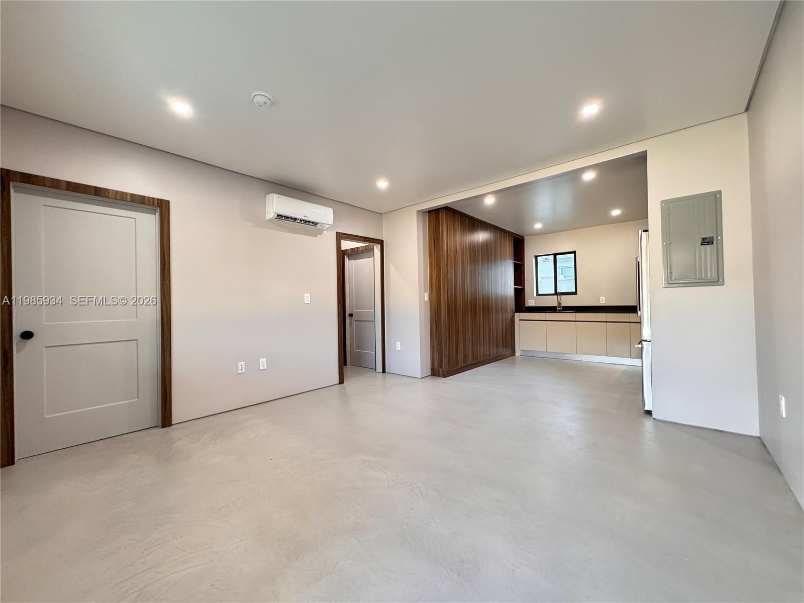 EL PORTAL - Residential Lease